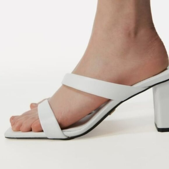 Zara lesther strappy sandals asymmetric strap  details . Square toe - Picture 2 of 3